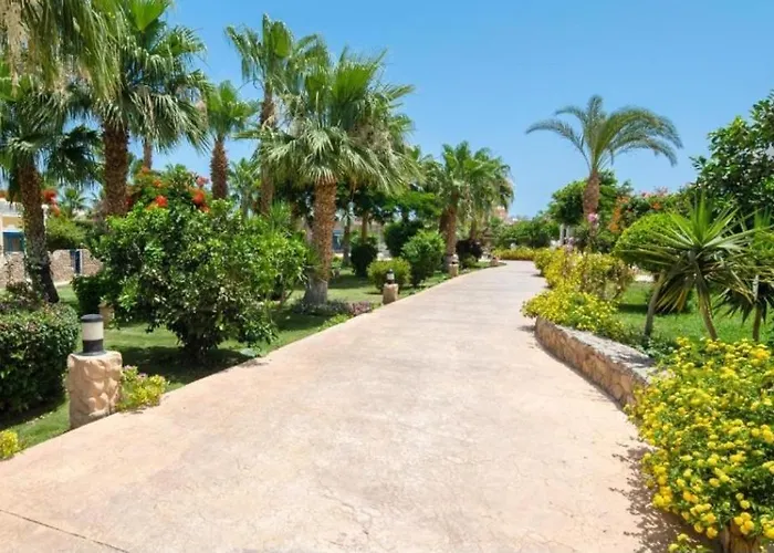 Lillyland Mirage Bay & Aqua Park Hotel