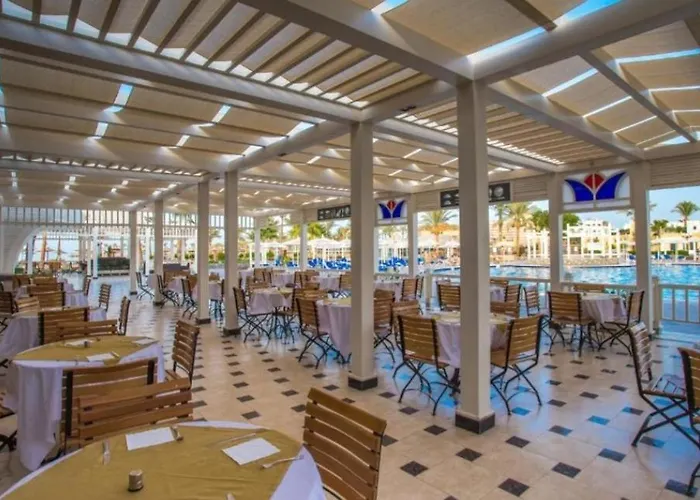 Lillyland Mirage Bay & Aqua Park 4*