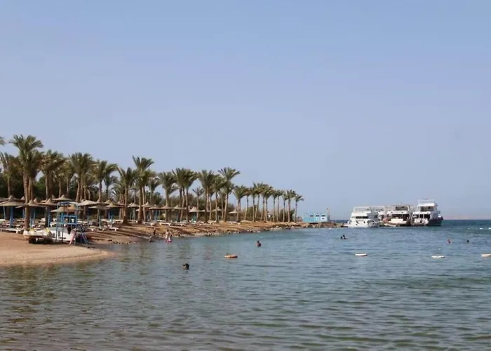 Lillyland Mirage Bay & Aqua Park Hotel 4*