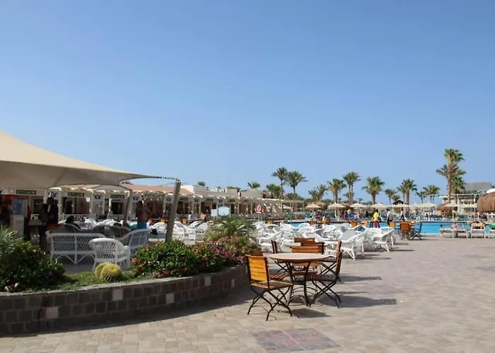 Lillyland Mirage Bay & Aqua Park Hotel
