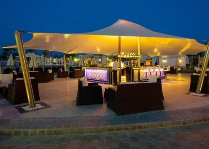 Lillyland Mirage Bay & Aqua Park Hotel