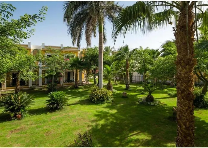 Lillyland Mirage Bay & Aqua Park 4*