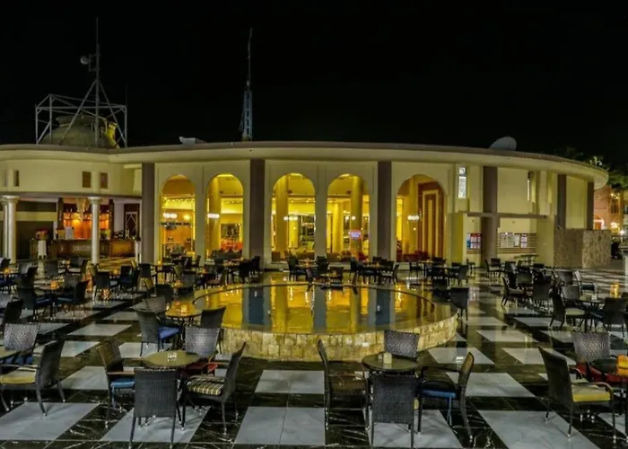 Lillyland Mirage Bay & Aqua Park Hotel 4*